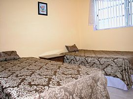 NICE 4/5 BEDROOM 2 BATH FURNISHED HOUSE  in North Miami Beach, FL (Photo 5 of 6)