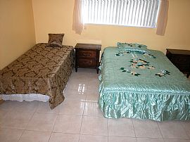 NICE 4/5 BEDROOM 2 BATH FURNISHED HOUSE  in North Miami Beach, FL (Photo 6 of 6)