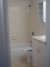 LIKE NEW SPACIOUS Condo in Fort Myers, FL (Photo 5 of 6)