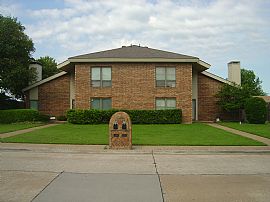 Excellent Duplex,Great Location 3B/2B/2G in Richardson, TX