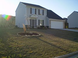 3YO 3BR/2.5BA 2 car garage quiet locale in Fairburn, GA (Photo 2 of 6)