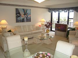 Beautiful furnished apt. by the beach in Lauderdale by the Sea, FL