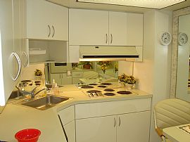 Beautiful furnished apt. by the beach in Lauderdale by the Sea, FL (Photo 6 of 6)