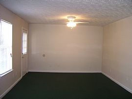 Spacious 3bd/1ba Duplex in Covington, GA (Photo 3 of 5)