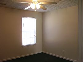 Spacious 3bd/1ba Duplex in Covington, GA (Photo 4 of 5)