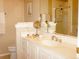 Cozy, Furnished Condo, Hardwoods, W & D! in Austin, TX (Photo 4 of 4)