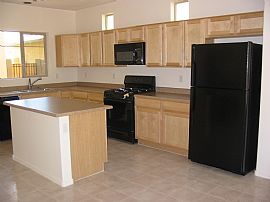 4 bdrm/2.5 ba/2 cg 2 storey home in Phoenix, AZ (Photo 4 of 5)