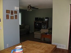 Updated Town House with Attached Garage in Aurora, CO (Photo 4 of 4)
