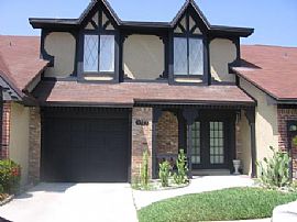 WOOD FLOORS 3/2.5 LAKEFRONT, GARAGE in Sunrise, FL