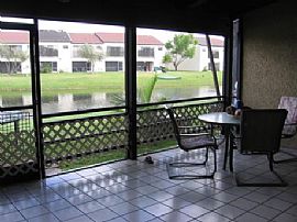 WOOD FLOORS 3/2.5 LAKEFRONT, GARAGE in Sunrise, FL (Photo 4 of 6)