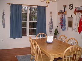 Spacious, Split-level Home in Dale City, VA (Photo 4 of 6)