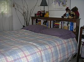 Apartment in triplex in Tukwila, WA (Photo 2 of 3)