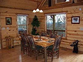 Blue Ridge Luxury Cabin - Bears Den in Blue Ridge, GA (Photo 2 of 6)