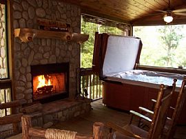 Blue Ridge Luxury Cabin - Bears Den in Blue Ridge, GA