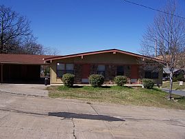 Large Duplex in NLR! in North Little Rock, AR
