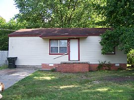 Cozy Home Off University in Little Rock, AR
