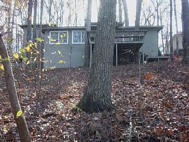 Charming Lakefront Cabin in Oakwood, GA (Photo 4 of 5)
