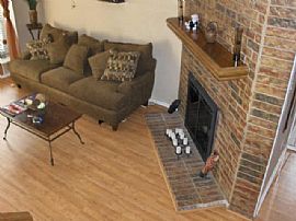 BEAUTIFUL UPDATED TOWNHOME in Plano, TX (Photo 2 of 6)