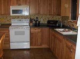 Charming 3 Bedroom Home - MUST SEE in East Brookfield, MA (Photo 3 of 6)