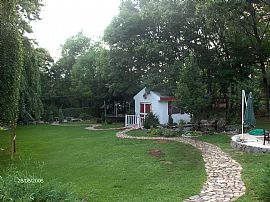 Great House in a great school District in Smithtown, NY (Photo 5 of 6)