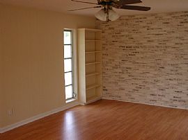 Room for a large family in Venice, FL (Photo 3 of 5)