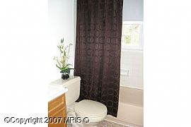 Large SFH for Rent in Woodbridge, VA (Photo 2 of 6)