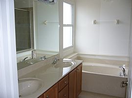 3 Bed/2 Bath Town Home in PBG! in Palm Beach Gardens, FL (Photo 5 of 6)