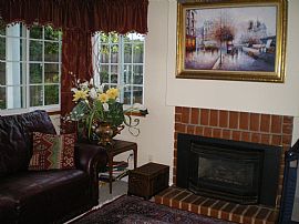 AWESOME HOUSE in Sacramento, CA (Photo 5 of 6)