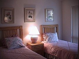 Beautiful 2/2 in PGA Natl-Palm Beach Co in Palm Beach Gardens, FL (Photo 4 of 5)