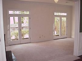 Beautiful European Townhouse in Decatur, GA (Photo 3 of 6)