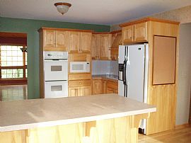 Executive log home in Grand Rapids, MI (Photo 3 of 4)