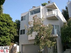 Stunning Contemporary  in Los Angeles, CA