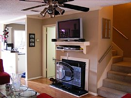 Contemporary Townhouse in Baton Rouge, LA (Photo 2 of 4)