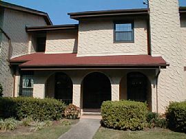Quiet Townhome in small community in Peachtree Corners, GA