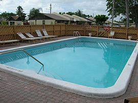 Lake Front Villa in Margate, FL (Photo 3 of 6)