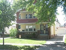 Large Clean Modern Duplex/Up in Lakewood, OH