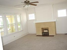 Large Clean Modern Duplex/Up in Lakewood, OH (Photo 2 of 4)