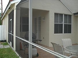 Beautiful Home in Gated Community in Weston, FL (Photo 3 of 3)