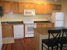 Bright & Charming 2 BR Condo in Swampscott, MA