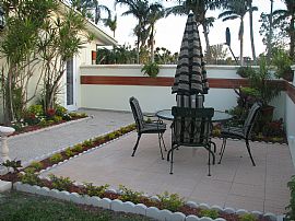 Single Family Home in Miami, FL (Photo 4 of 6)