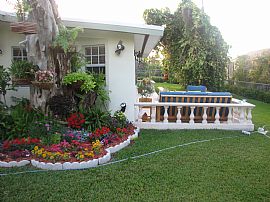 Single Family Home in Miami, FL (Photo 6 of 6)