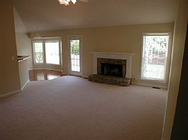 Towne Lake Home w/ Large Fenced Backyard in Woodstock, GA (Photo 4 of 6)