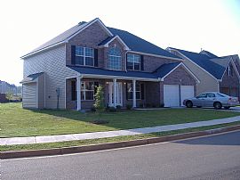 Beautiful 4/3 located in Hampton, GA in Hampton, GA (Photo 2 of 2)