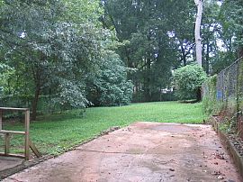 Cute 2/1 Bungalow in Decatur, GA (Photo 2 of 6)