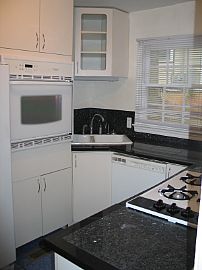 Cute 2/1 Bungalow in Decatur, GA (Photo 5 of 6)