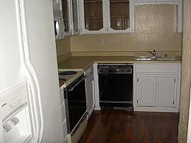 Quiet lagoon front condo in Discovery Bay, CA (Photo 3 of 5)