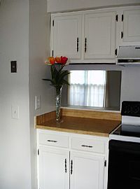 New Upgraded 4BR/2BA/3LVL Townhouse  in Lorton, VA (Photo 4 of 5)