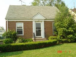 Beautiful move-in 3/4 bedroom bungalow in South Euclid, OH