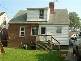 Beautiful move-in 3/4 bedroom bungalow in South Euclid, OH (Photo 2 of 3)
