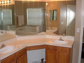 Partially Furnished 4/2 - Golf Community in Wesley Chapel, FL (Photo 4 of 6)